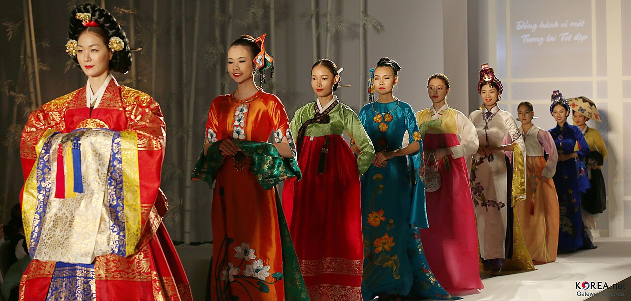 Trains to the DMZ, a 300-Year-Old Estate, and a Steel Sculpture Hitting 4 Million Visitors: Korea's Regional Tourism Is Having a Moment